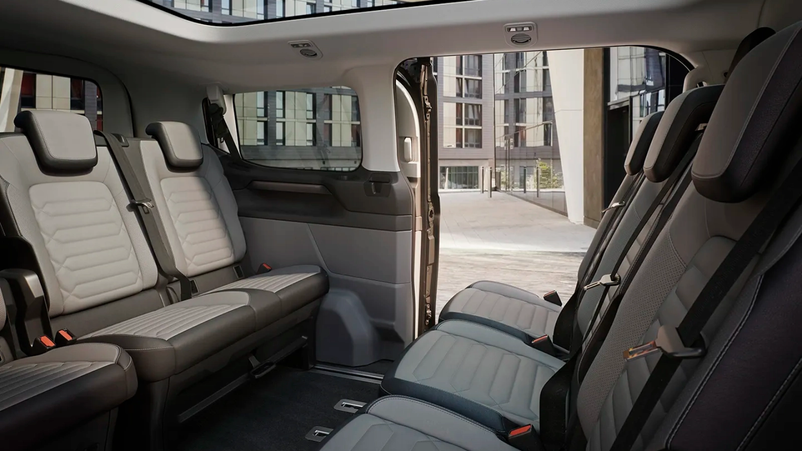 Yeni Ford E-Tourneo Custom